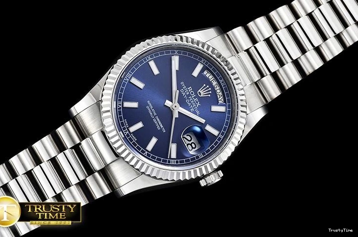 0213 RDD0215E – DayDate 36mm Tailored 688